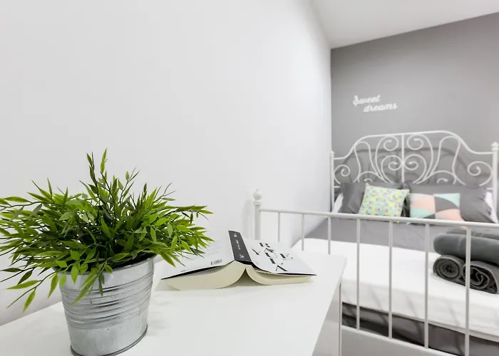 Be Eixample Arco Del Triunfo